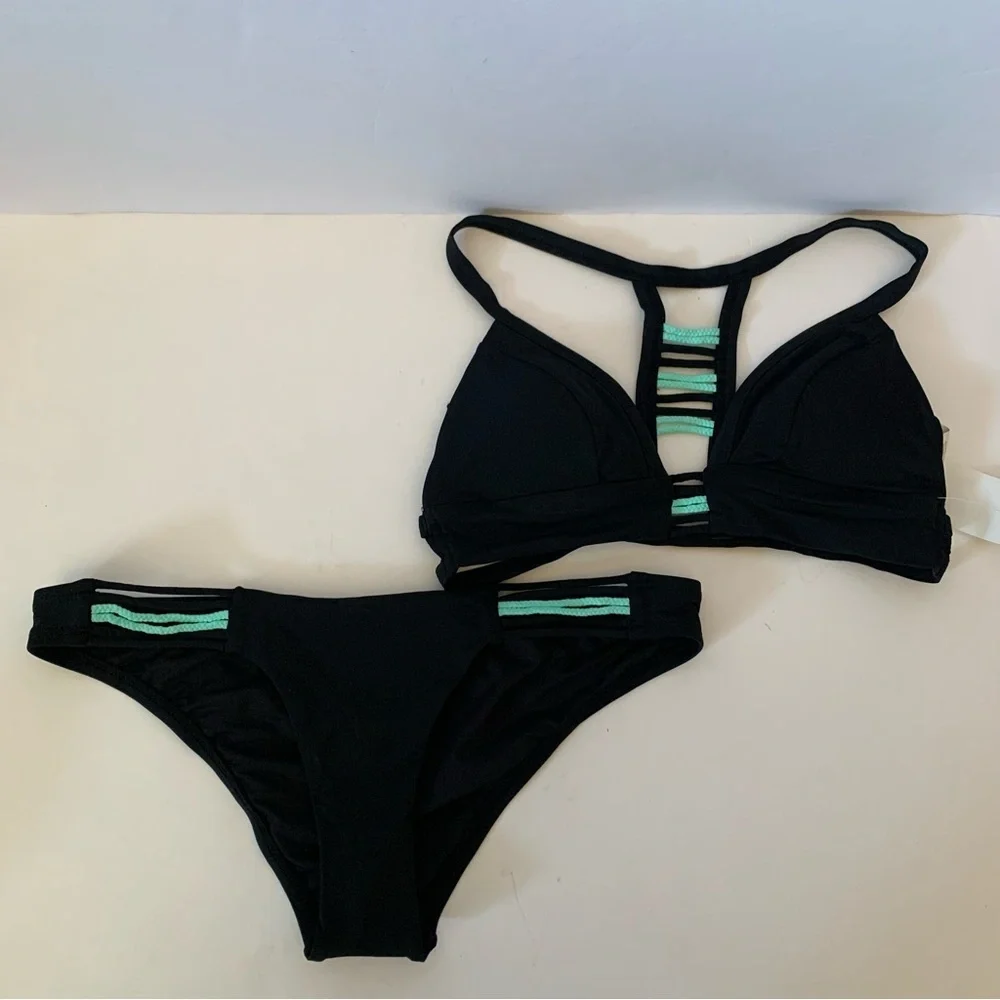 NWT. UNBRANDED Black and Turquoise Striped Women's Bikini